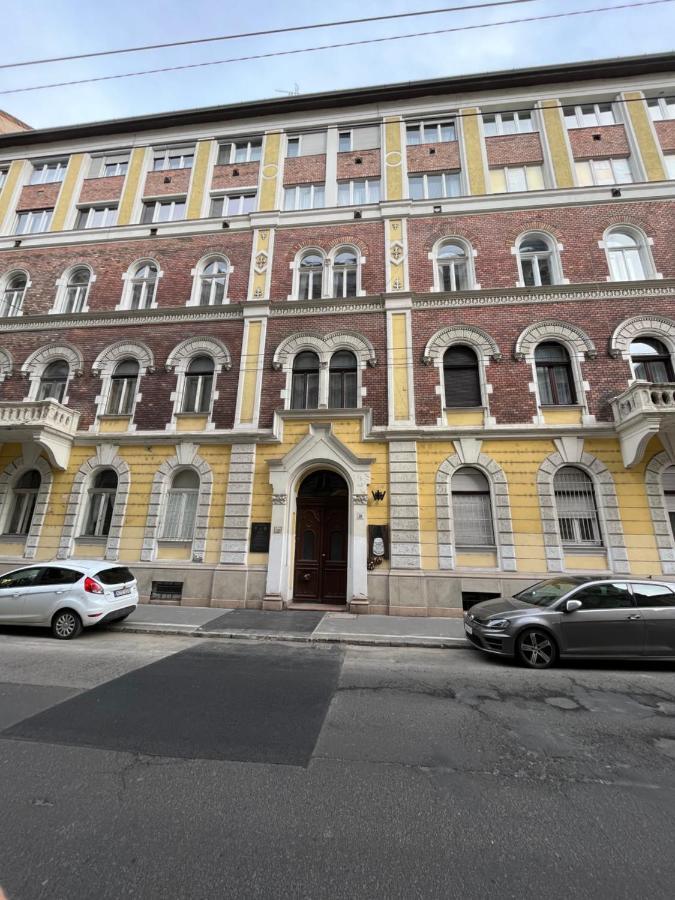 Апартаменты Garibaldik Apartman Будапешт Экстерьер фото